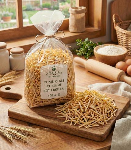 Yumurtalı köy eriştesi